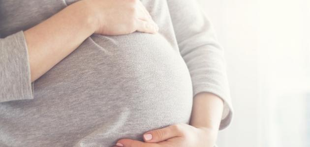 العلاقة بين بروز البطن في الشهور الأولى ونوع الجنين تعرفي عليها