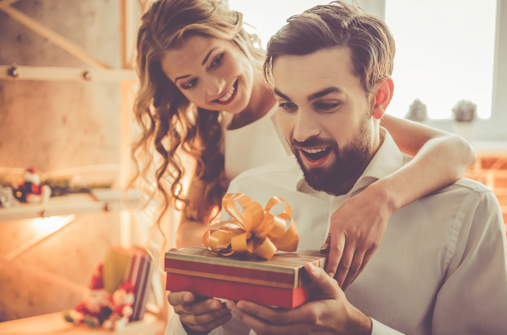 هدايا للزوج بعد الزواج هل تختلف عنها قبل الزواج